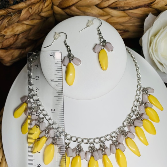 Bead Binge, Yellow and Gray Beaded Necklace and Earrings Set - Picture 9 of 16